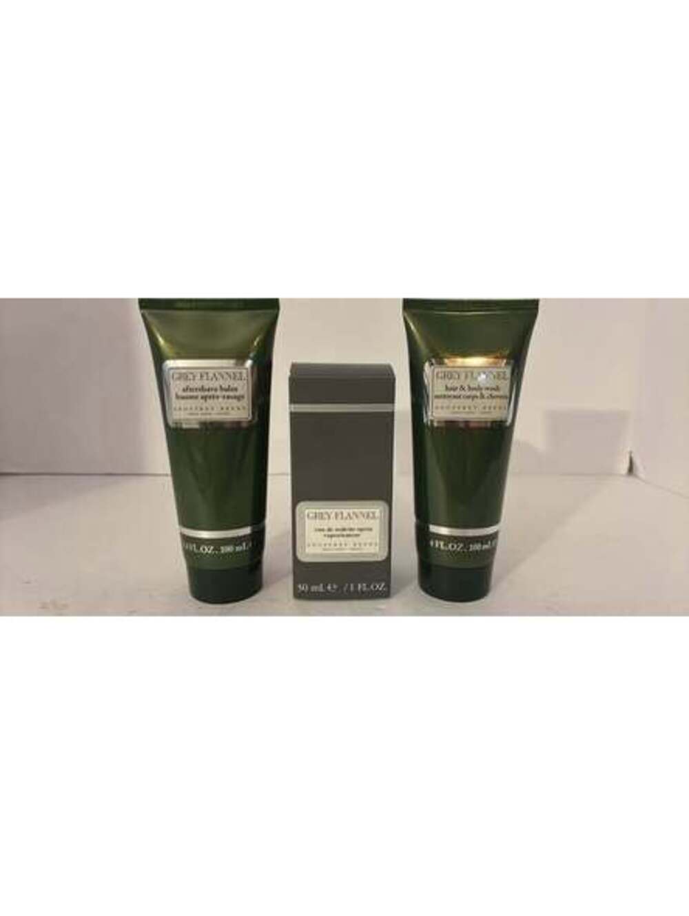 Geoffrey Beene Grey Flannel Men's Grooming Set